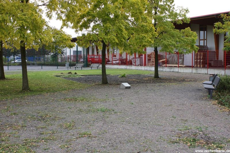 Datei:Koenigsborn 2 Schachtabdeckung 1.JPG