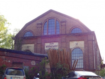 Betriebsgebäude der Zeche Wohlverwahrt in 2013. Der Schacht befindet sich hinter der Giebelwand.