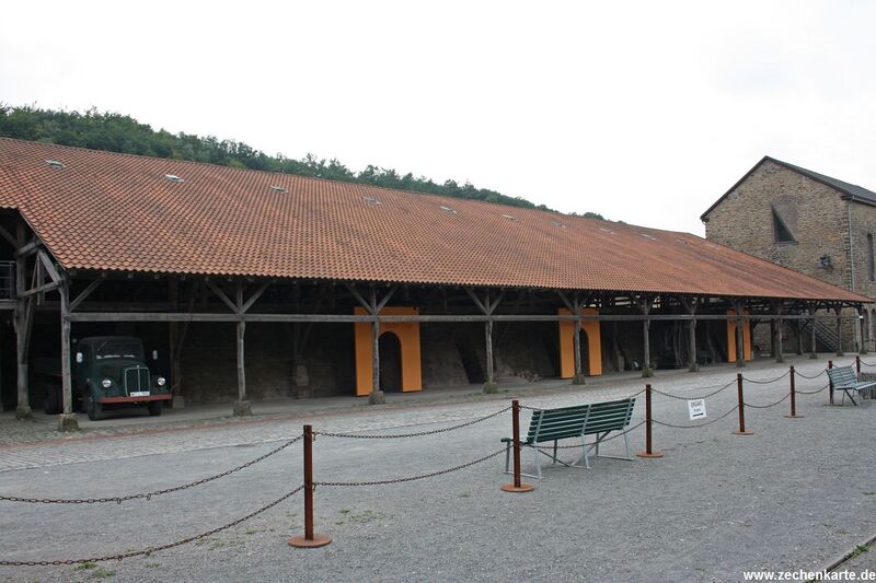 Datei:Nachtigall Herkules Schachthaus.JPG