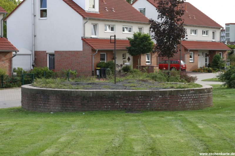 Datei:Zeche Minister Stein Schacht 3 Schachtabdeckung..JPG