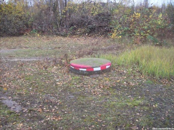 Schachtdeckel von Deutscher Kaiser Schacht 2 in 2008